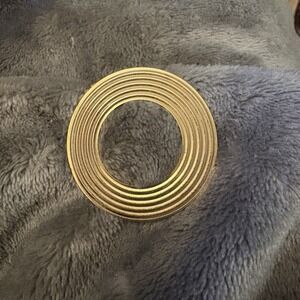 VTG 80s Jeri-Lou Scarf Clip‎ Gold Tone Textured Circle Modernist 1.75" Preppy